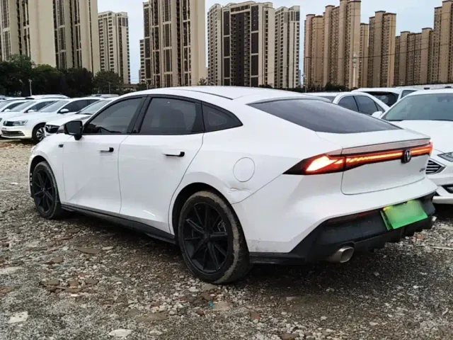 Changan UNI-V — Фото автомобиля 4