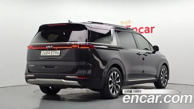 Kia Carnival Generation 4 — Фото автомобиля 2