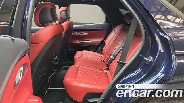 Genesis GV70 — Фото автомобиля 16