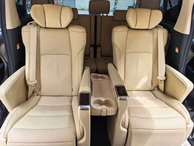 Toyota Alphard — Фото автомобиля 22