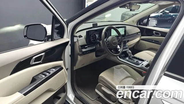 Kia Carnival Generation 4 — Фото автомобиля 15