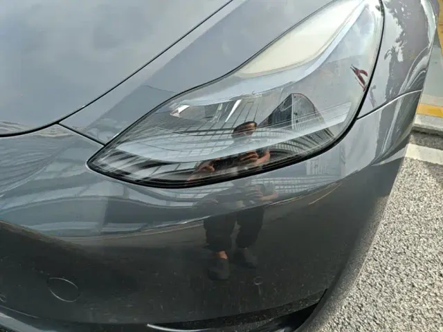 Tesla Model Y — Фото автомобиля 23
