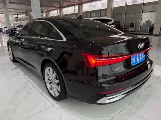Audi A6L — Фото автомобиля 17