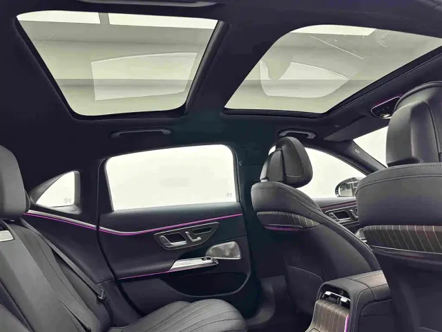 Mercedes-Benz E-Class — Фото автомобиля 21