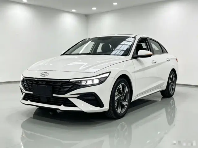 Фотография автомобиля — Hyundai Elantra