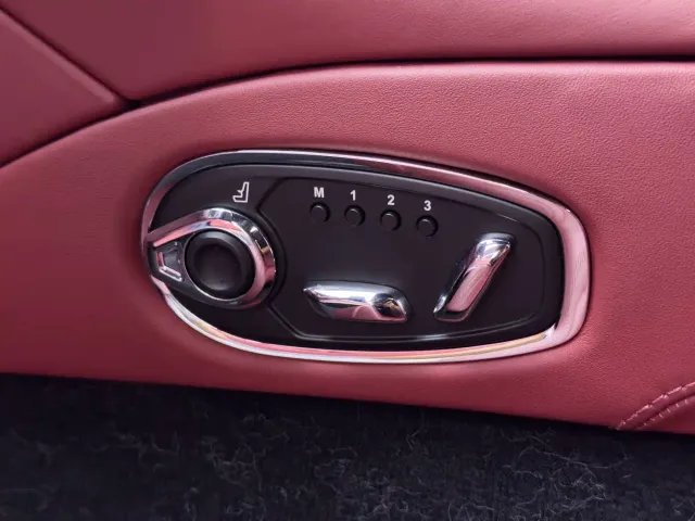 Aston Martin DB11 — Фото автомобиля 25