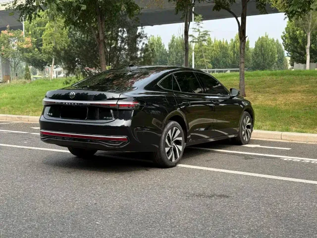 Volkswagen Passat 2025 Pro 380TSI Starlight Dragon Glory Edition — Фото автомобиля 7