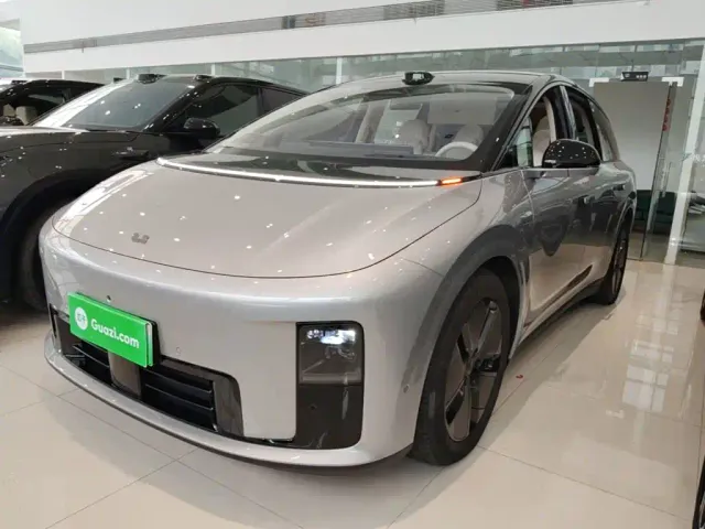 Фотография автомобиля — Li Auto i8