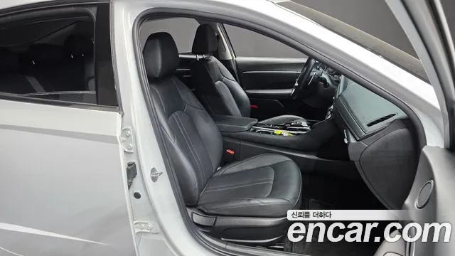 Hyundai Sonata — Фото автомобиля 16
