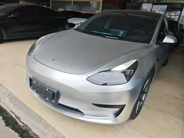 Фотография автомобиля — Tesla Model 3