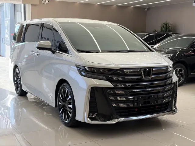 Toyota Vellfire — Фото автомобиля 4