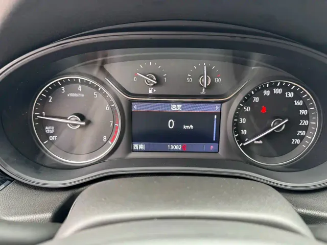 Buick Regal — Фото автомобиля 11