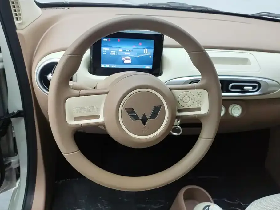 Wuling Motors Hongguang MINIEV 2025 4-Door Advanced — Фото автомобиля 15