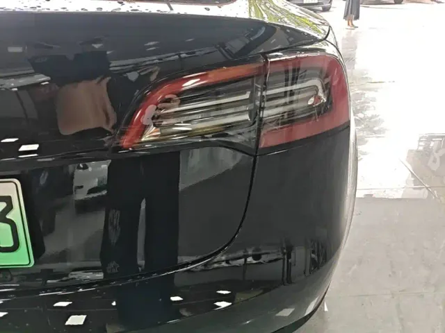 Tesla Model 3 — Фото автомобиля 7