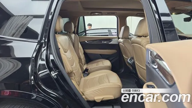 Cadillac XT6 — Фото автомобиля 10