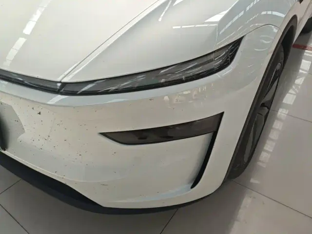 Tesla Model Y — Фото автомобиля 23