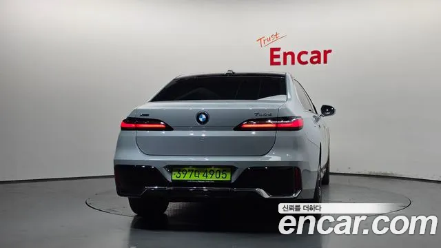 BMW 7 Series G70 — Фото автомобиля 4