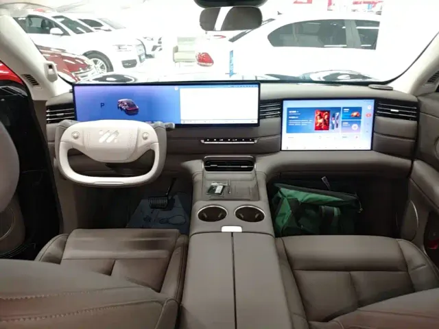 IM Motors LS6 — Фото автомобиля 9