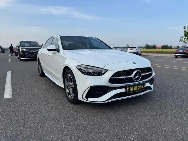 Mercedes-Benz C-Class — Фото автомобиля 3