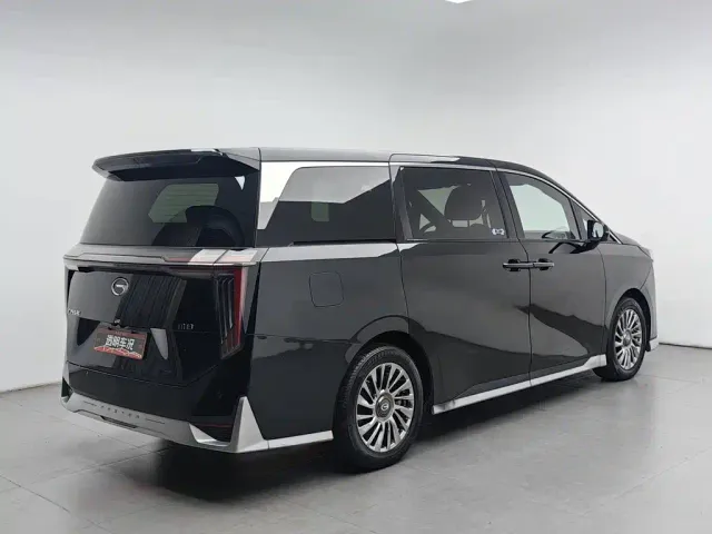 GAC Trumpchi Trumpchi M8 2024 Patriarch Series 400T Ultimate Edition — Фото автомобиля 2