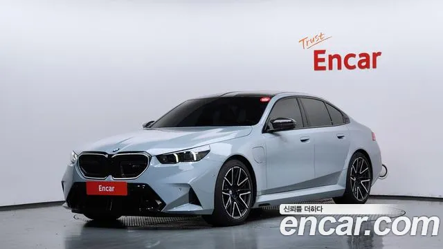 Фотография автомобиля — BMW M5 G90