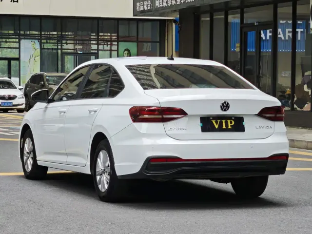 Volkswagen Lavida — Фото автомобиля 7