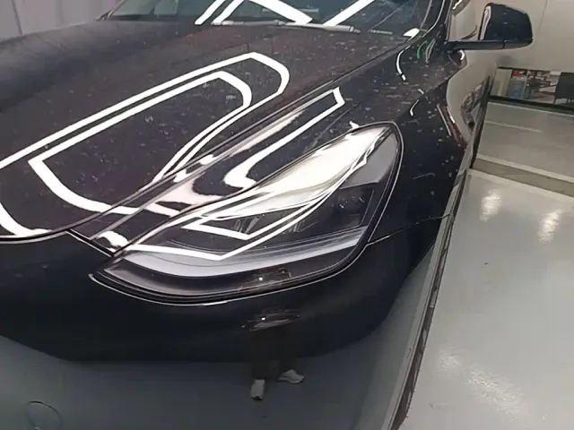 Tesla Model Y — Фото автомобиля 23