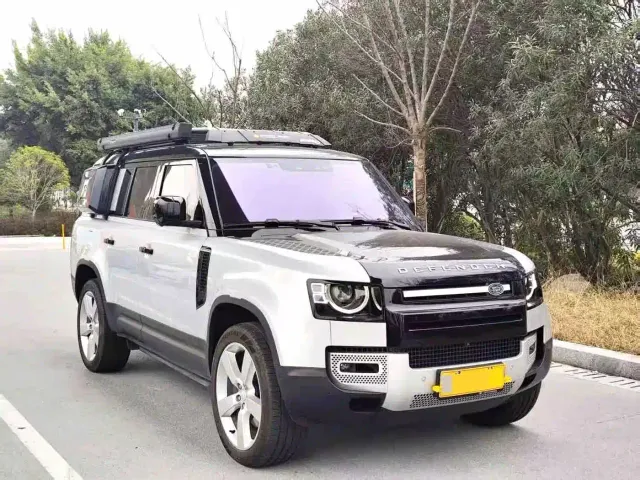 Land Rover Defender — Фото автомобиля 3