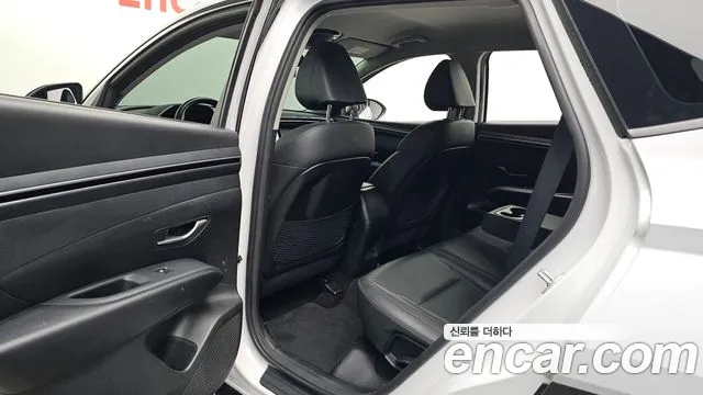 Hyundai Tucson Tucson (NX4) Бензин 1.6 турбо 2WD — Фото автомобиля 11