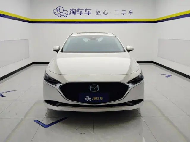 Mazda Axela — Фото автомобиля 2