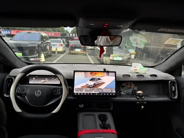 Leapmotor Lafa 5 — Фото автомобиля 6