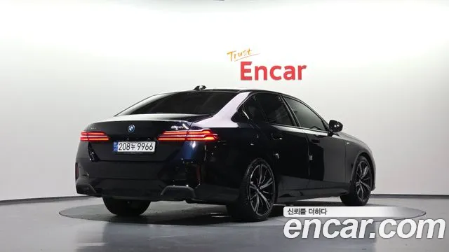BMW 5-Series 5 серия (G60) 530i xDrive M Sport — Фото автомобиля 2