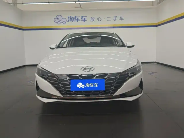 Hyundai Elantra — Фото автомобиля 2