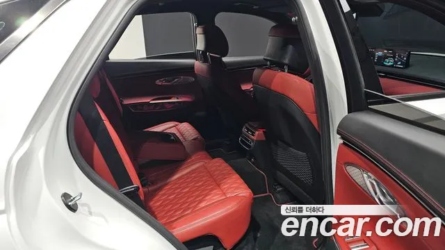 Genesis GV70 2.5T Бензин AWD — Фото автомобиля 23
