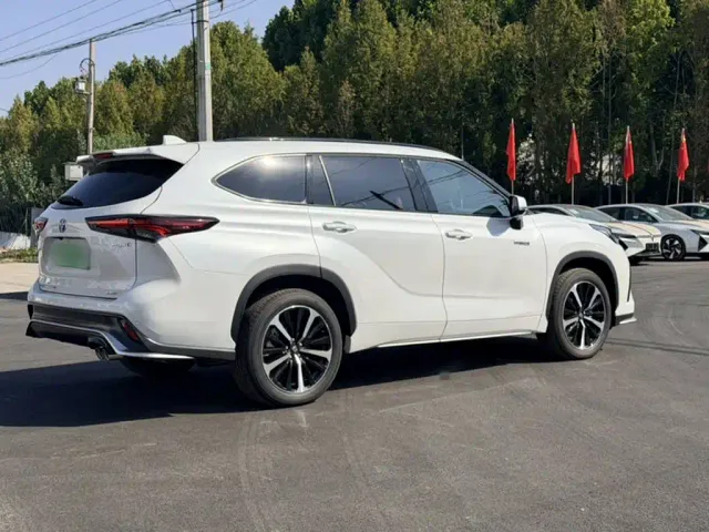 Toyota Crown Kluger — Фото автомобиля 13
