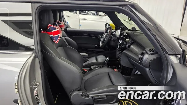 MINI Cooper Cooper Electric — Фото автомобиля 11