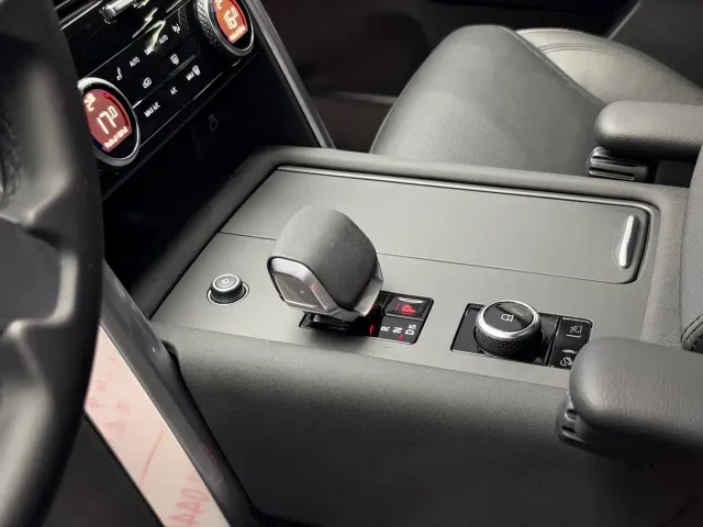 Land Rover Discovery — Фото автомобиля 10