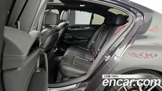 BMW 5-Series 5 серия (G30) 530i xDrive M Sport — Фото автомобиля 12