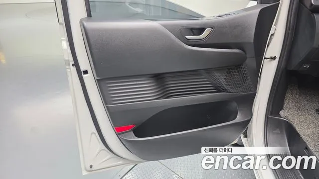 Hyundai Staria — Фото автомобиля 13
