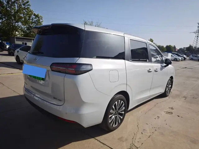Wuling Starlight 730 — Фото автомобиля 5