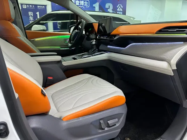 Toyota Granvia — Фото автомобиля 17