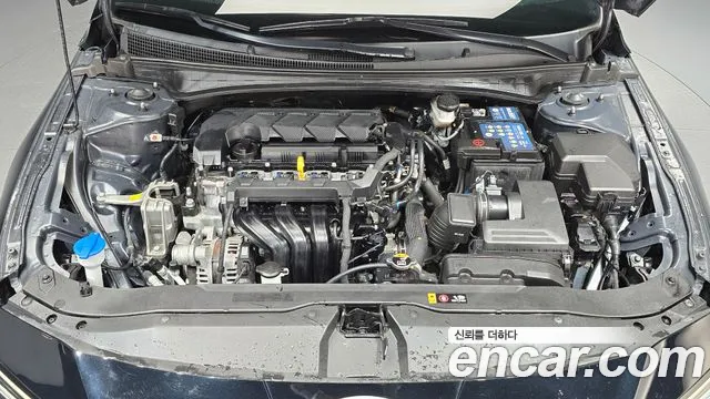 Hyundai Avante CN7 — Фото автомобиля 9