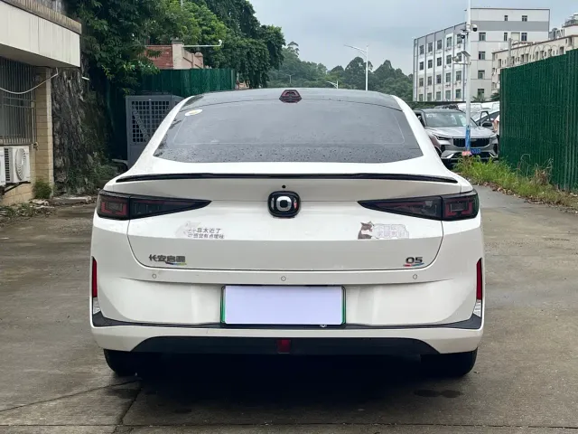 Changan Qiyuan A05 — Фото автомобиля 16