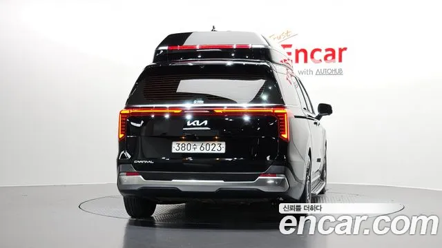 Kia Carnival Generation 4 — Фото автомобиля 4