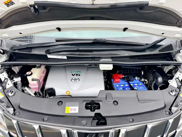 Toyota Alphard — Фото автомобиля 7