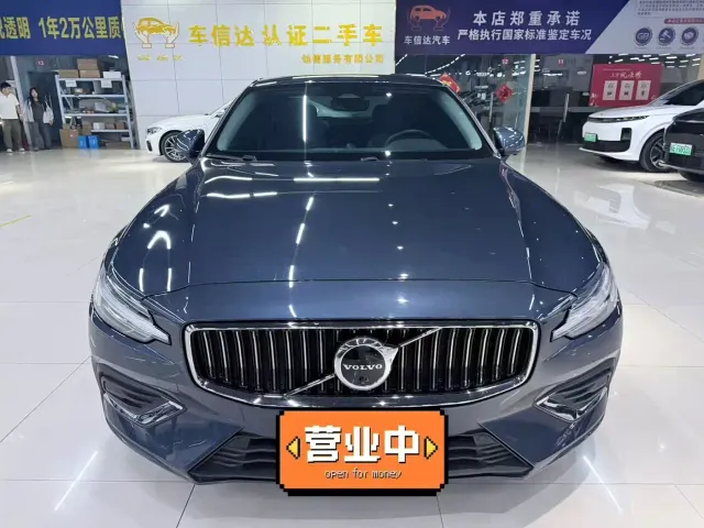 Volvo S60 — Фото автомобиля 2