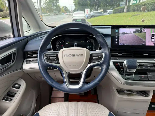 Roewe iMAX8 — Фото автомобиля 13