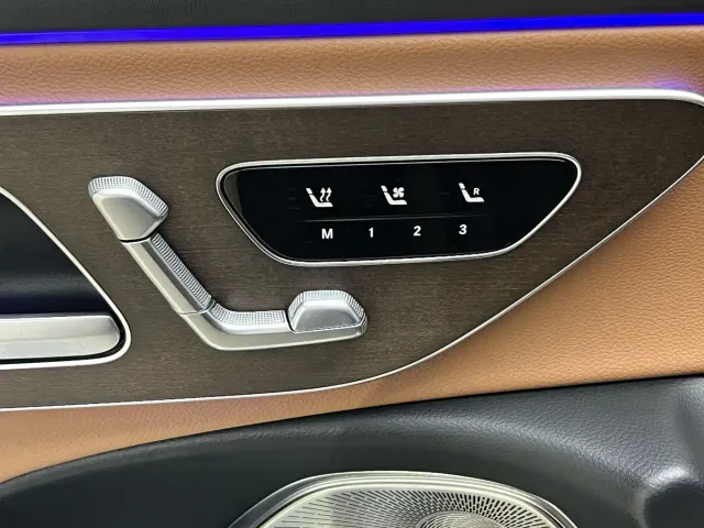 Mercedes-Benz E-Class — Фото автомобиля 18