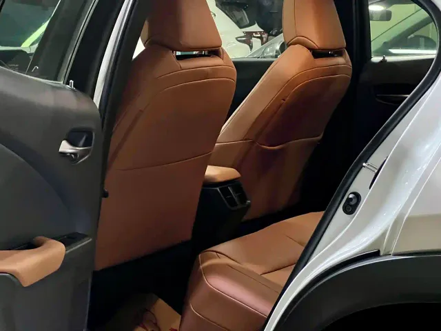 Lexus UX — Фото автомобиля 6