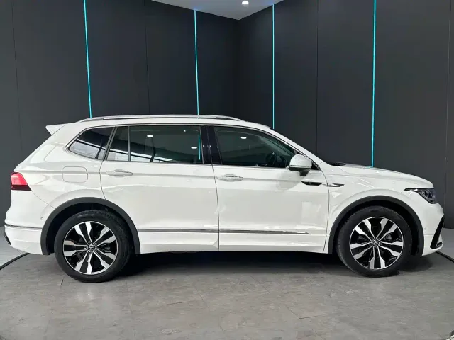 Volkswagen Tiguan L — Фото автомобиля 5